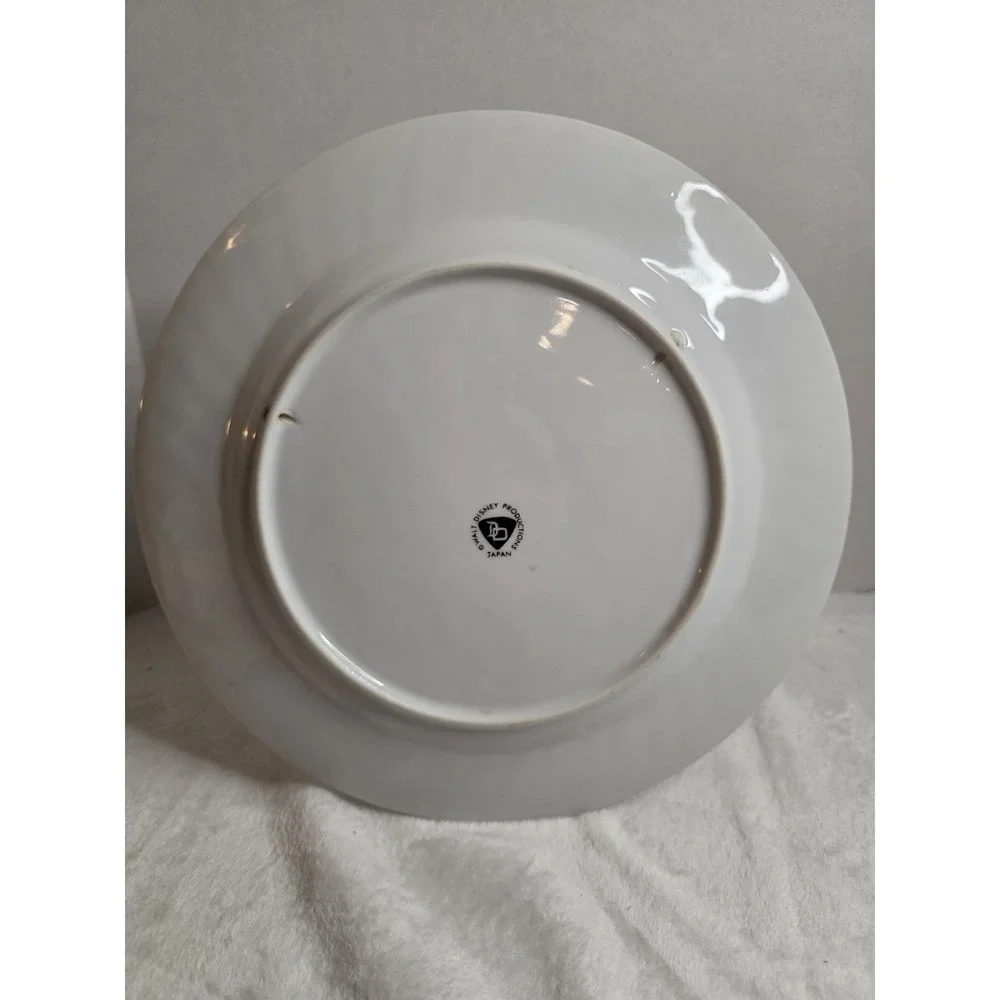 Vintage Walt Disney World Cinderella Castle Souvenir Plate‎ Scalloped Gold Rim